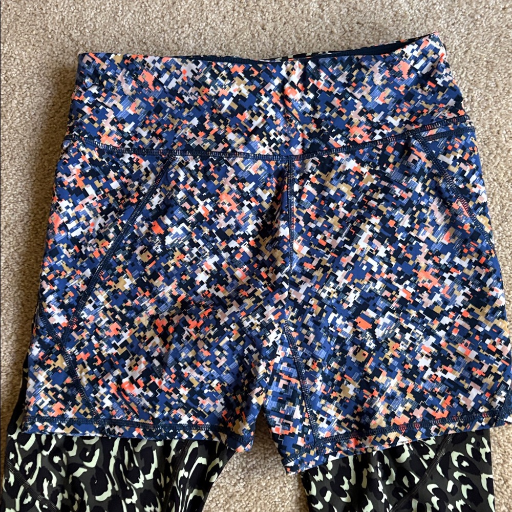 Sweaty Betty 3-pack. Two 7/8 length Leggings and one 6” Short - Picture 7 of 7